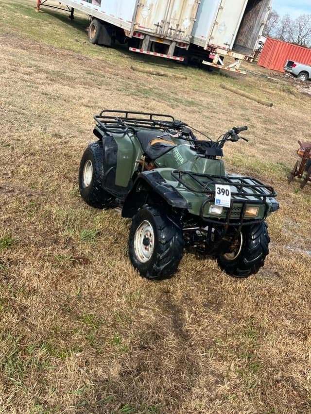 Image of Honda TRX300 equipment image 1