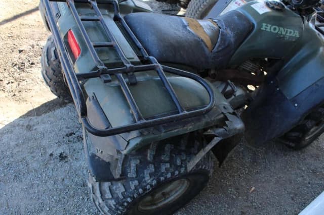 Image of Honda TRX300 equipment image 4