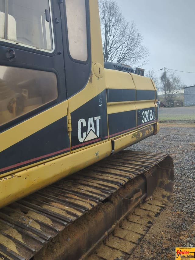 Image of Caterpillar 320BL equipment image 3