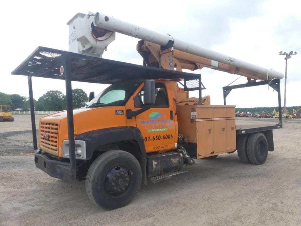 2005 GMC C7500 Equipment Image0