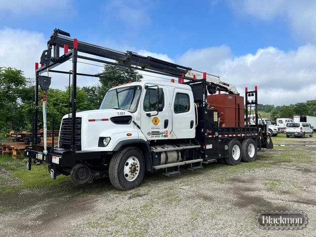 Image of Freightliner 108SD equipment image 1