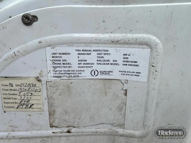 Image of Freightliner 108SD equipment image 4