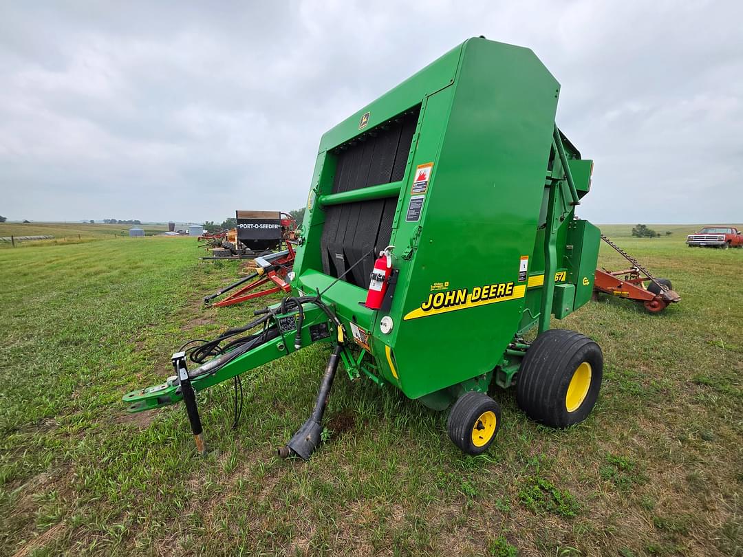 Image of John Deere 567 Primary image