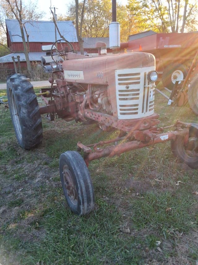 Image of Farmall 400 equipment image 1