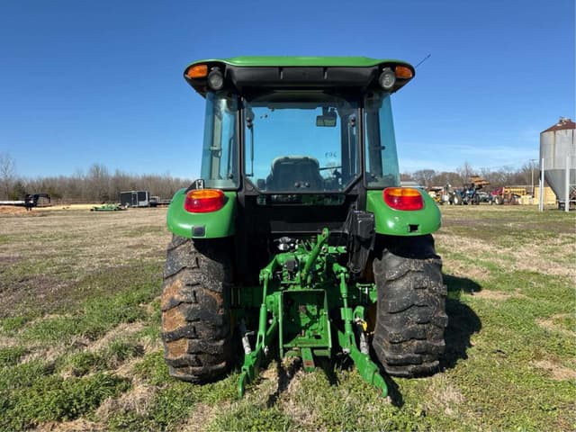 Image of John Deere 5065E equipment image 3