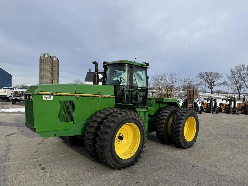 Image of John Deere 8570 Primary image