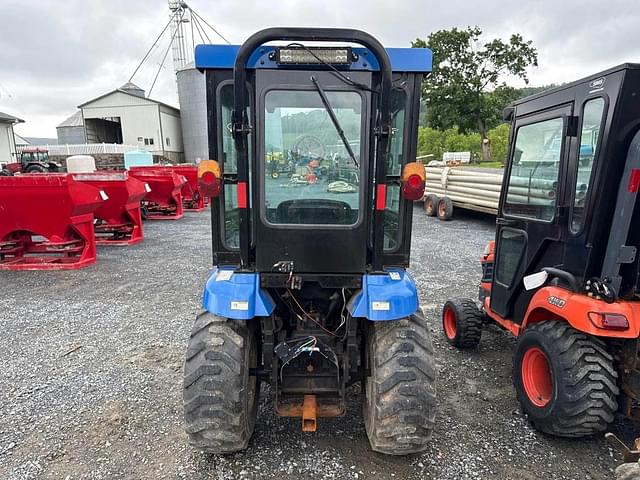 Image of New Holland Boomer 24 equipment image 3