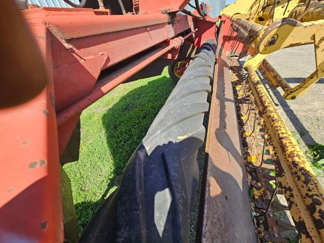Image of New Holland 499 equipment image 4