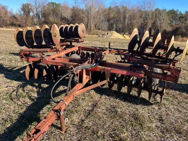 Image of Massey Ferguson 620 equipment image 3