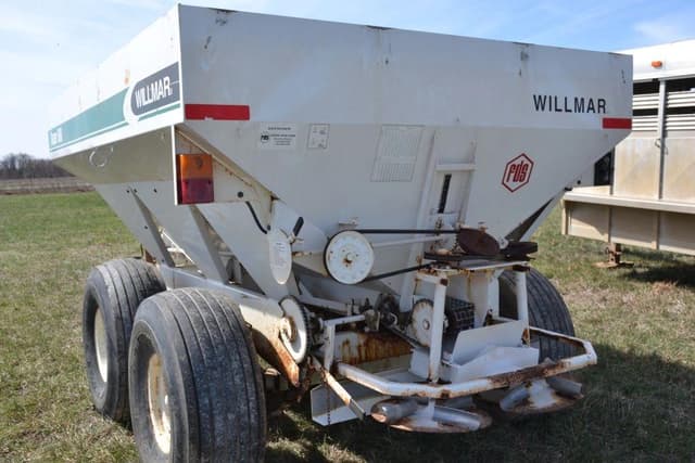 Image of Willmar Super 600 equipment image 3