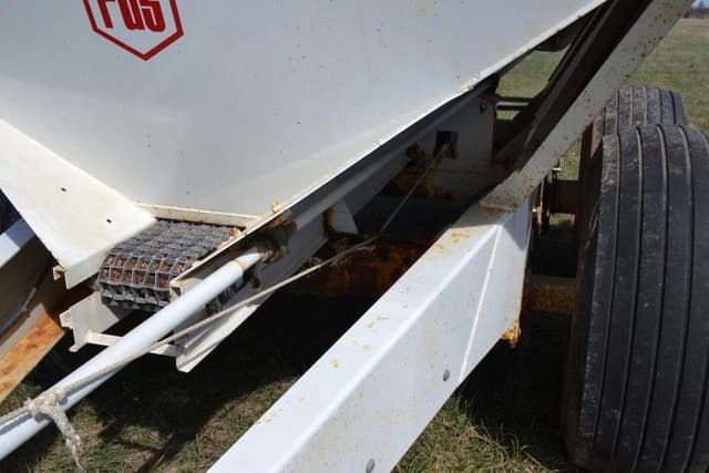 Image of Willmar Super 600 equipment image 2