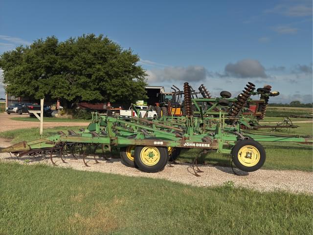 Image of John Deere 985 equipment image 1