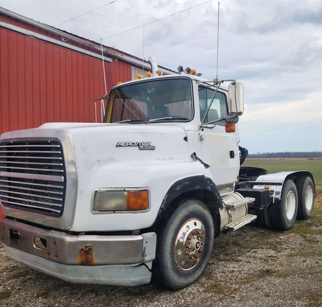 Image of Ford L9000 equipment image 1
