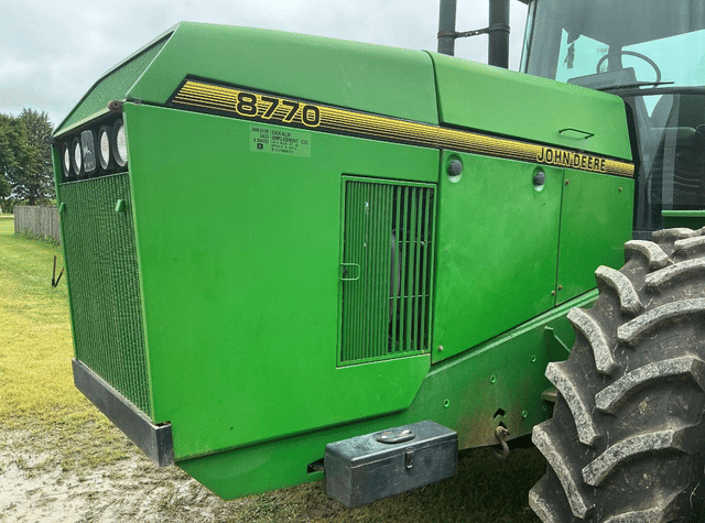 Image of John Deere 8770 equipment image 4