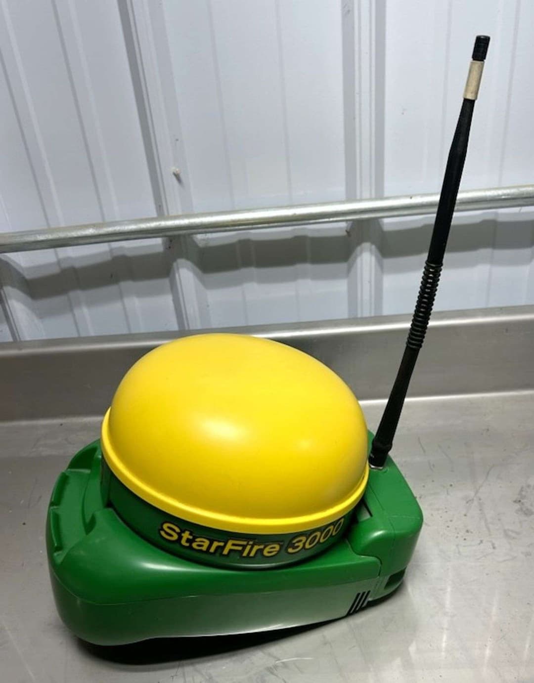 Image of John Deere StarFire 3000 Image 1