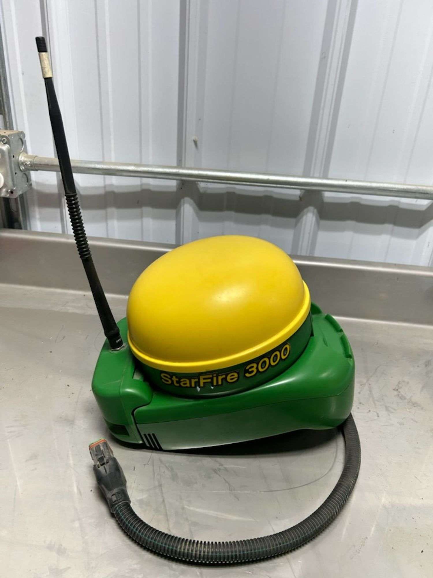 John Deere StarFire 3000 Equipment Image0