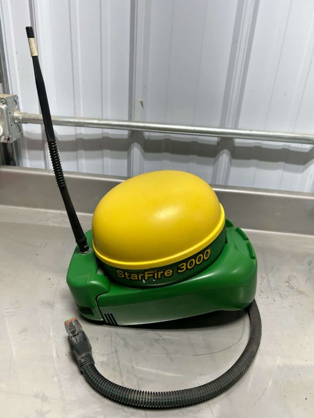 Image of John Deere StarFire 3000 Image 0