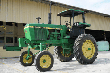 Main image John Deere 4240