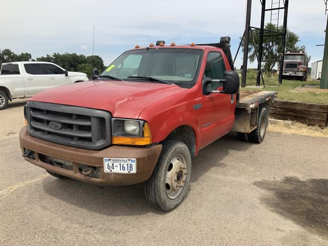 Image of Ford F-450 equipment image 4