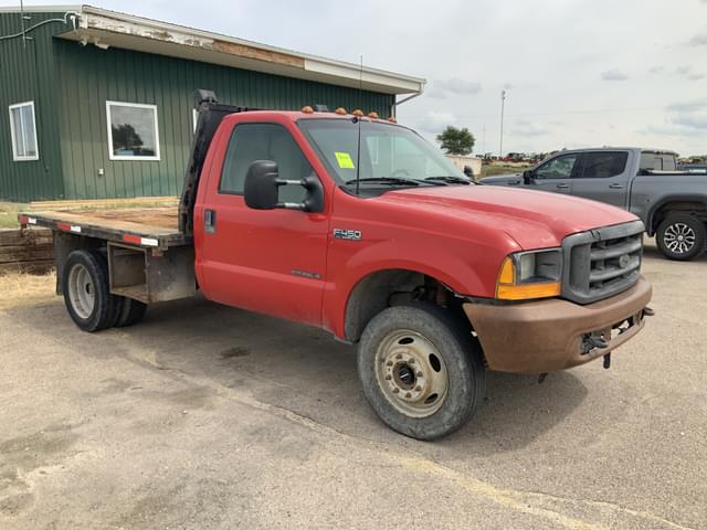Image of Ford F-450 equipment image 2