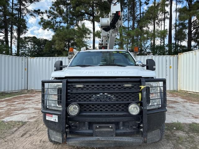 Image of Ford F-550 equipment image 1