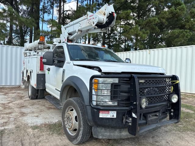 Image of Ford F-550 equipment image 2