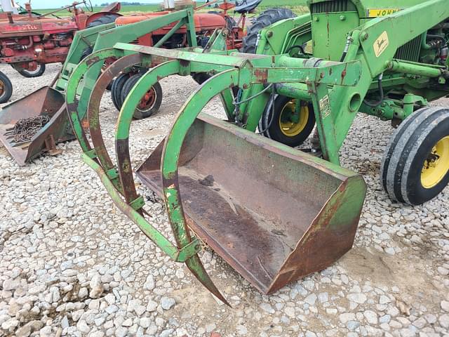 Image of John Deere 2520 equipment image 4