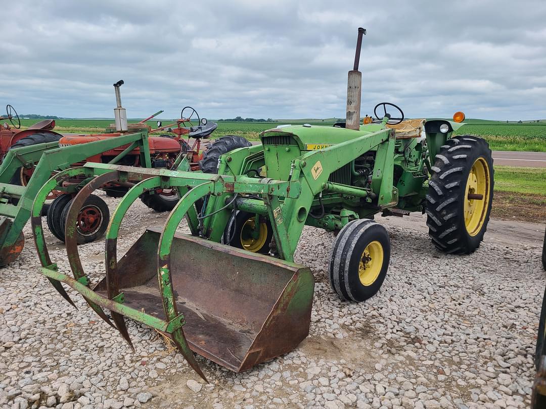 Image of John Deere 2520 Primary image