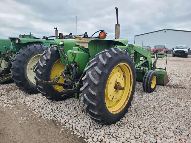 Image of John Deere 2520 equipment image 2