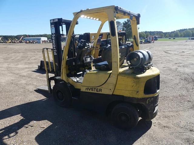 Image of Hyster H50FT equipment image 2