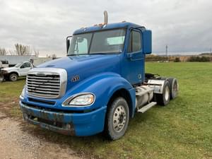 2007 Freightliner Columbia Image