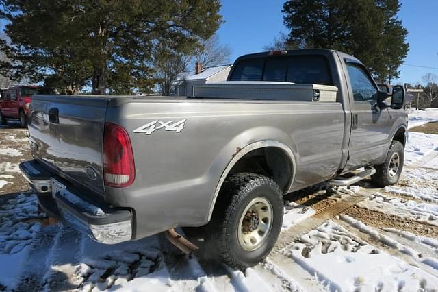 Image of Ford F-250 equipment image 3