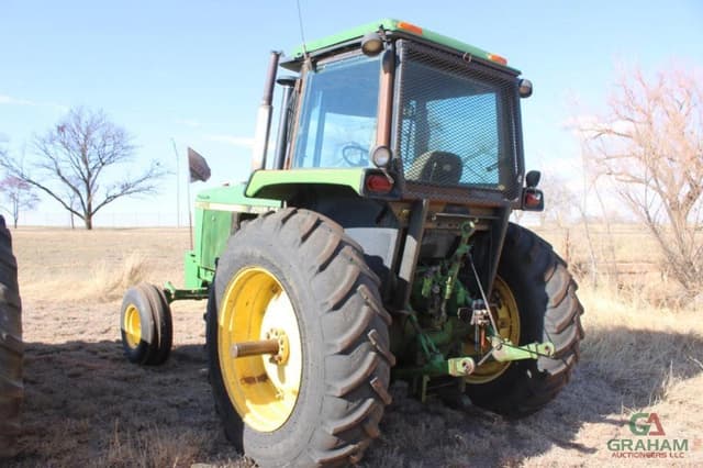Image of John Deere 4455 equipment image 4