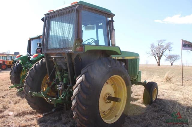 Image of John Deere 4455 equipment image 2