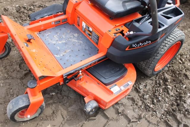Image of Kubota Z231 equipment image 3