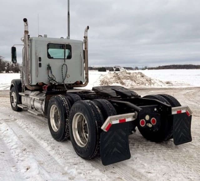 Image of Freightliner Coronado equipment image 2