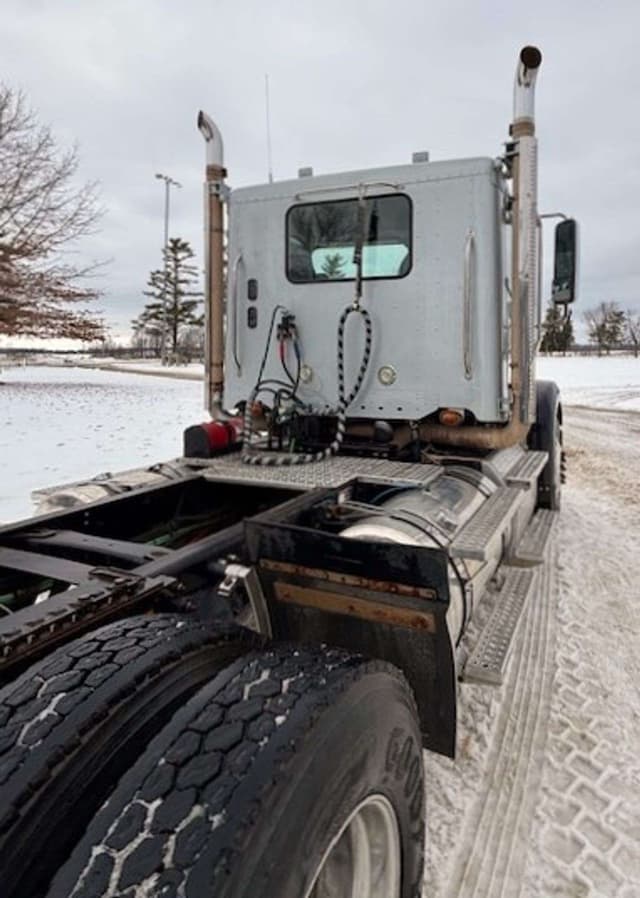 Image of Freightliner Coronado equipment image 4