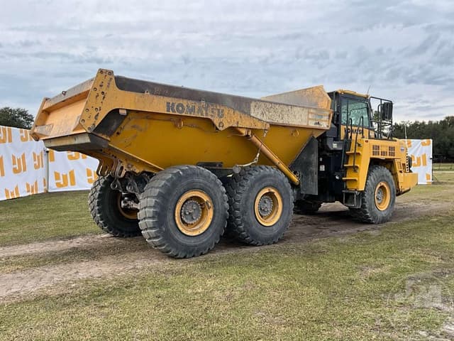 Image of Komatsu HM300-5 equipment image 4