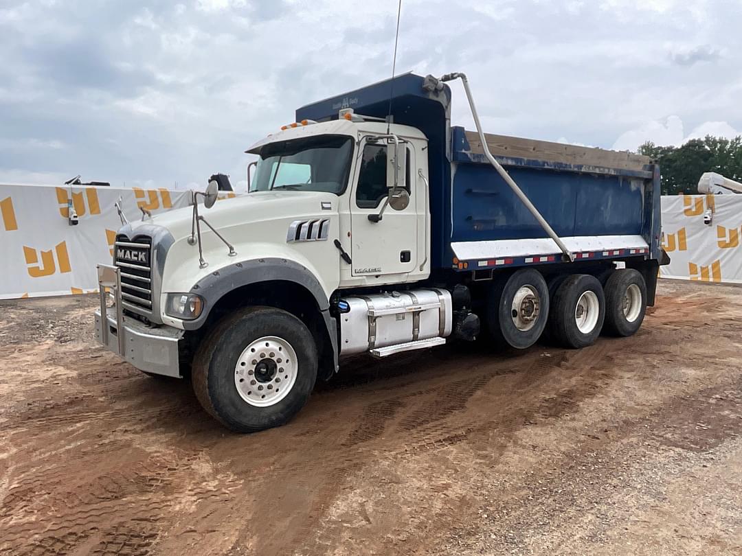 Image of Mack Granite GU713 Primary image