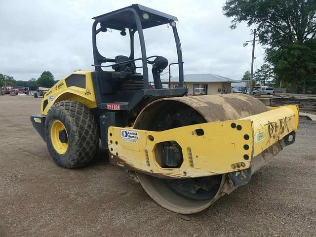 Image of Bomag BW211D-5 equipment image 1