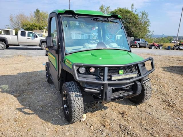 Image of John Deere XUV 835R equipment image 1