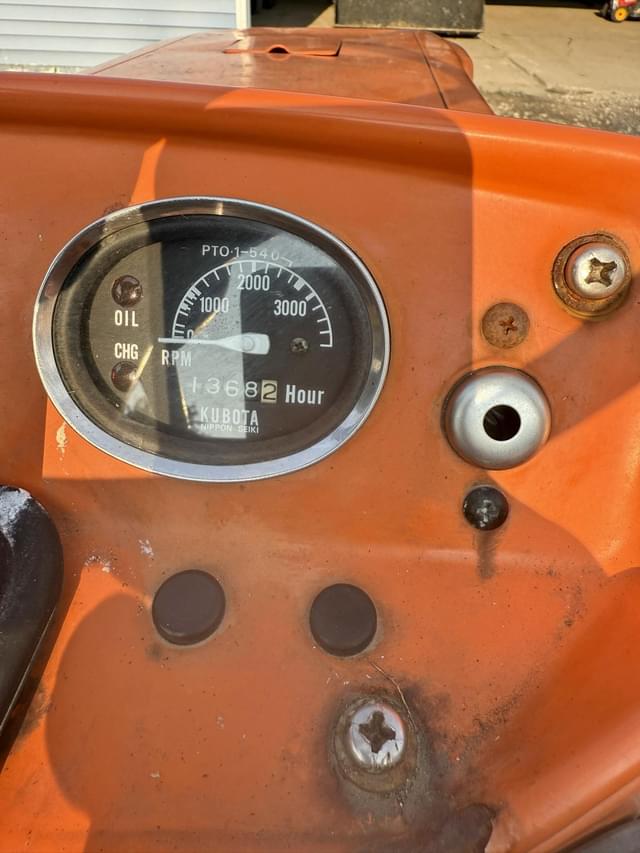 Image of Kubota L185 equipment image 4