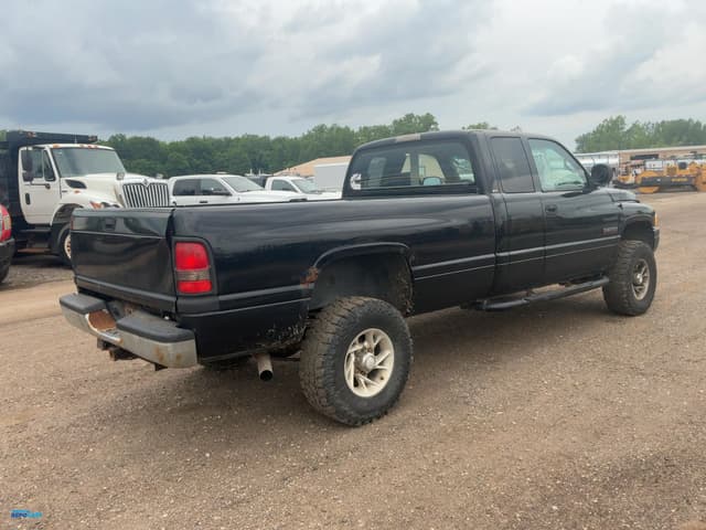 Image of Dodge Ram 2500 equipment image 2