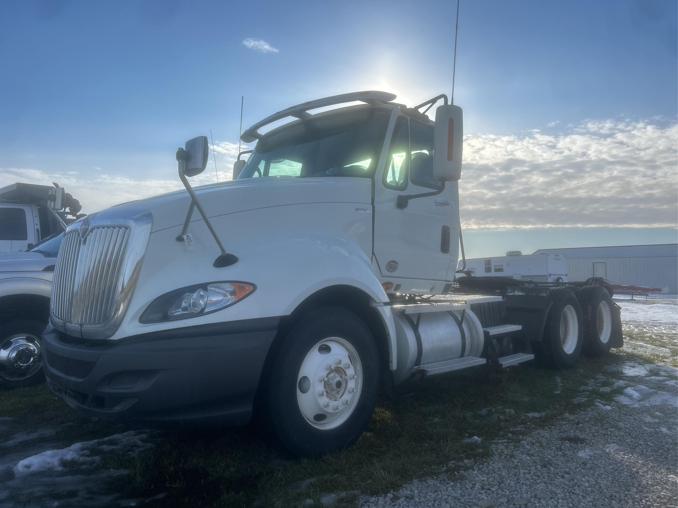 Main image International Prostar Plus