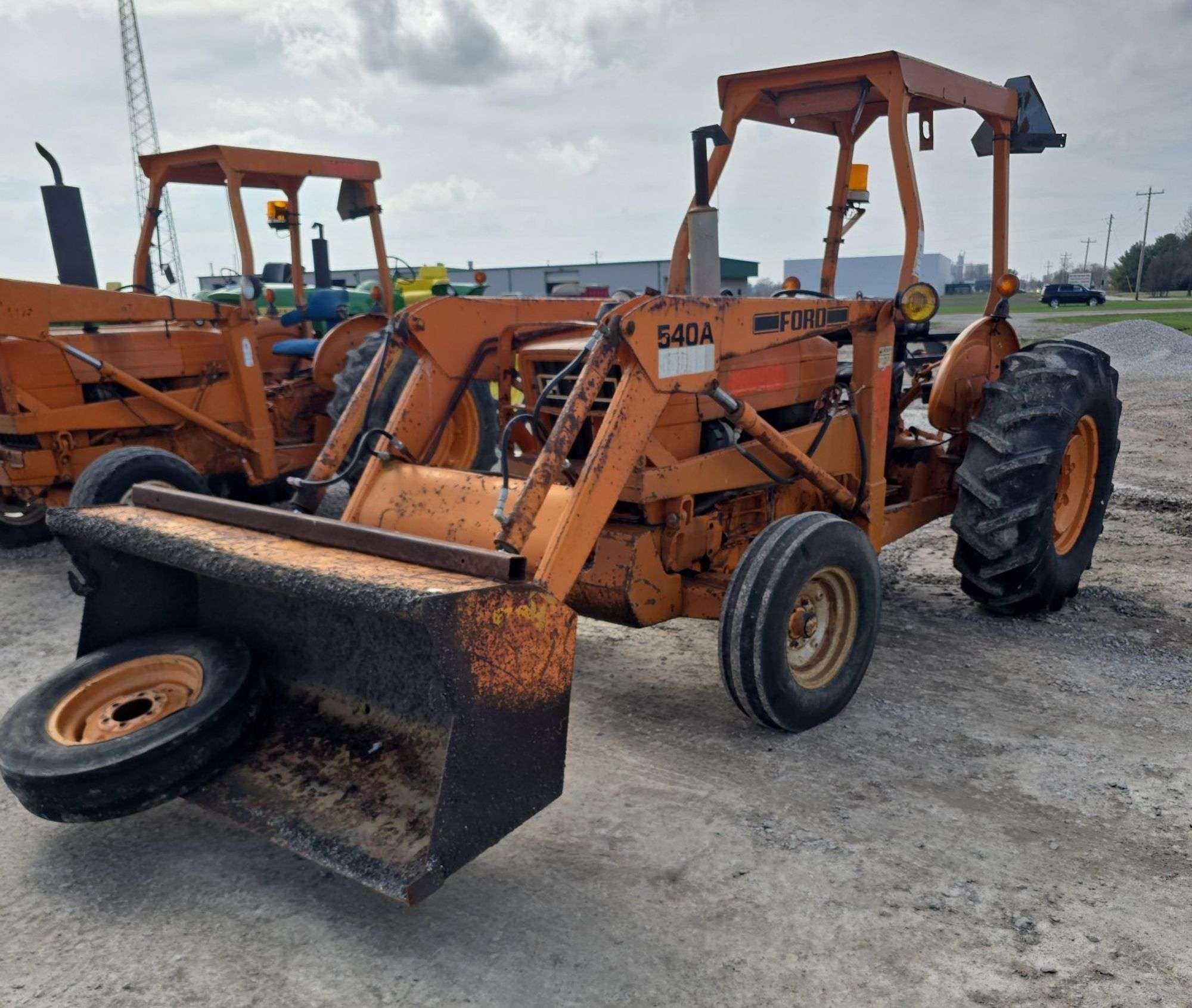1982 Ford 540A Equipment Image0