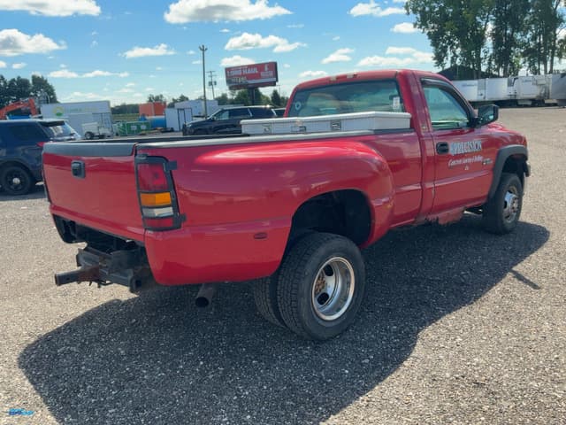 Image of Chevrolet 3500 equipment image 2