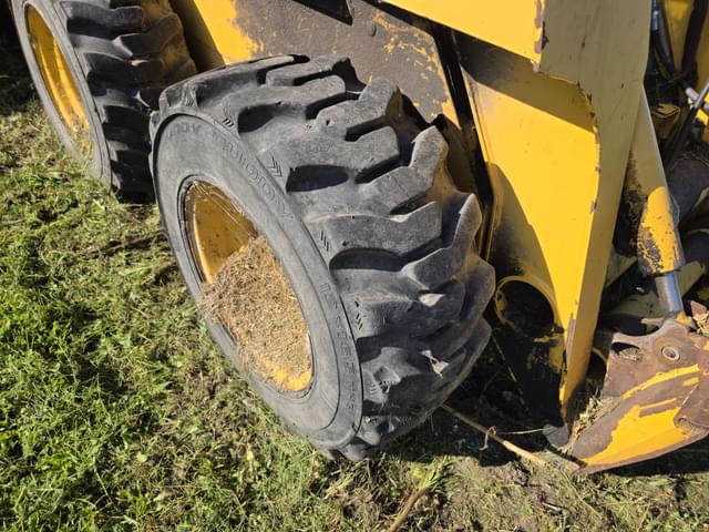 Image of John Deere 250 equipment image 3