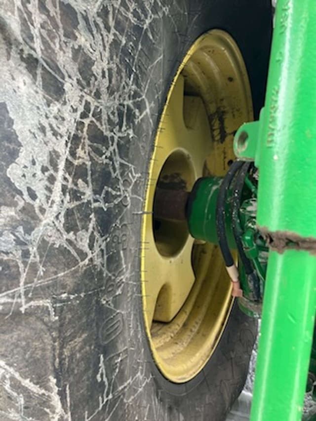 Image of John Deere 7200R equipment image 4