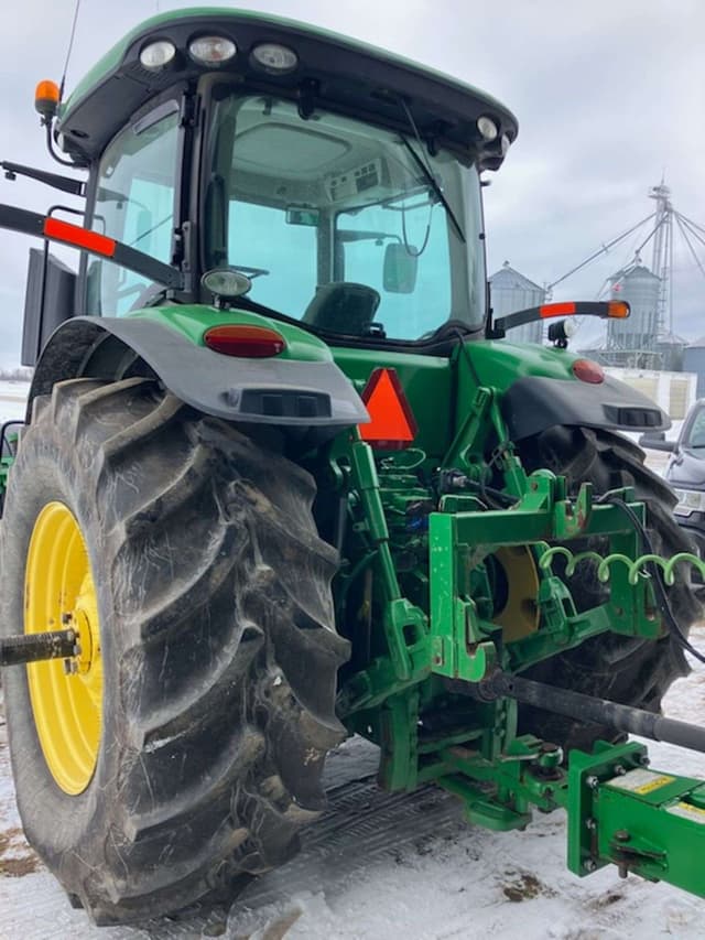 Image of John Deere 7200R equipment image 3