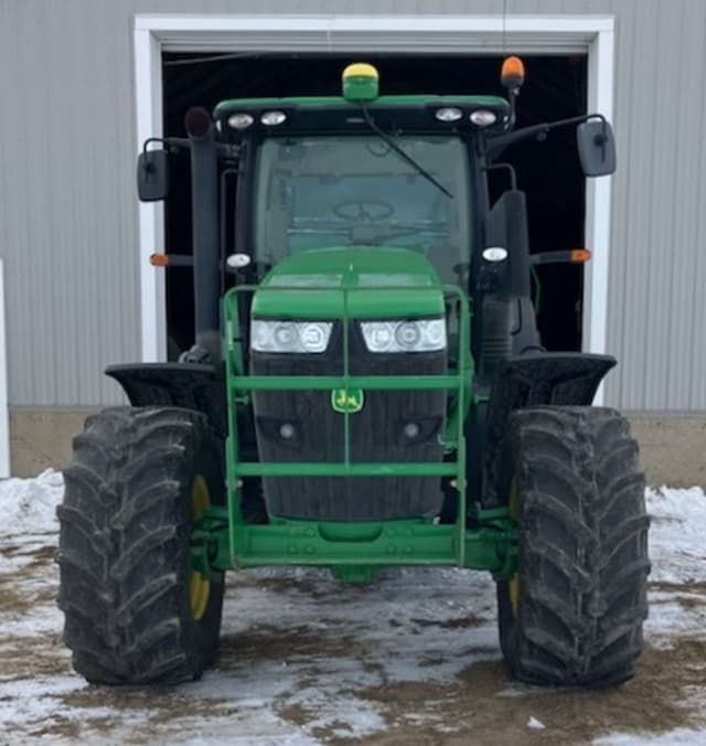 Image of John Deere 7200R equipment image 1